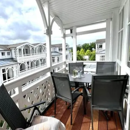 Moderne Mit 2 Schlafzimmern Und Balkon