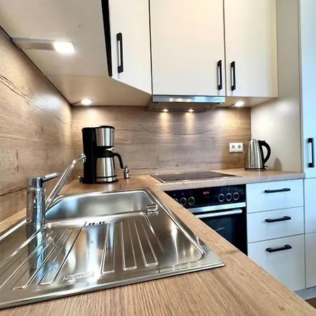 Moderne Mit 2 Schlafzimmern Und Balkon