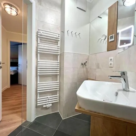 Moderne Mit 2 Schlafzimmern Und Balkon Lejlighed